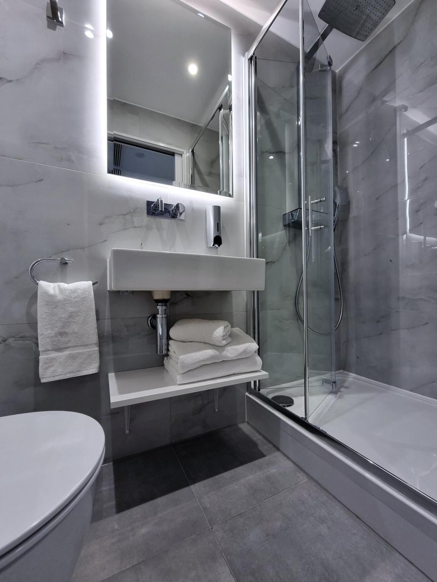 Aparthotel West Brompton 4*